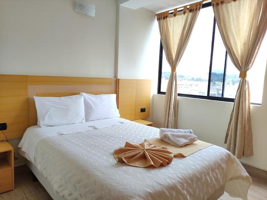 Hotel Golden Coral Tulcán Kültér fotó