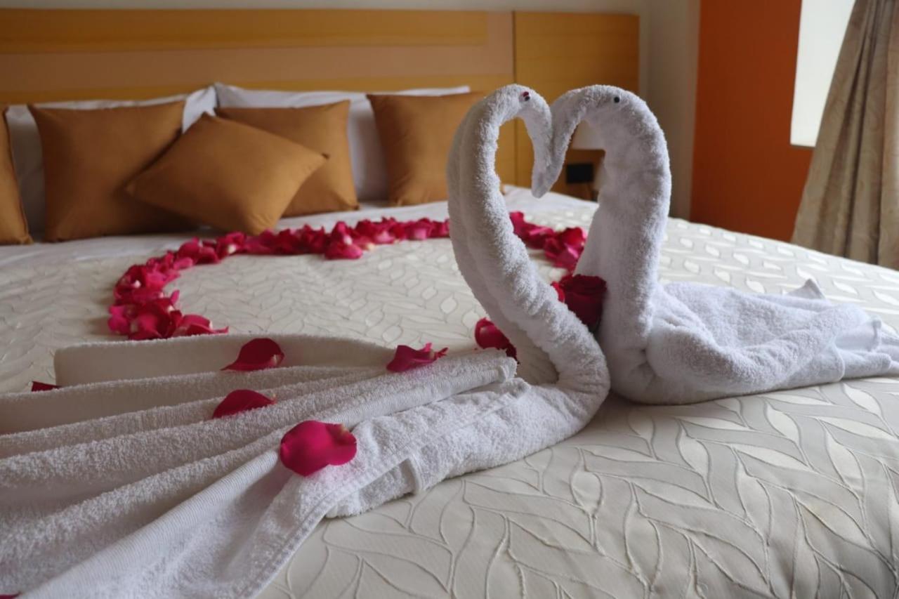 Hotel Golden Coral Tulcán Kültér fotó